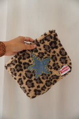 Trousse brodée étoile léopard