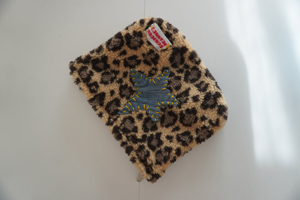 Trousse brodée étoile léopard