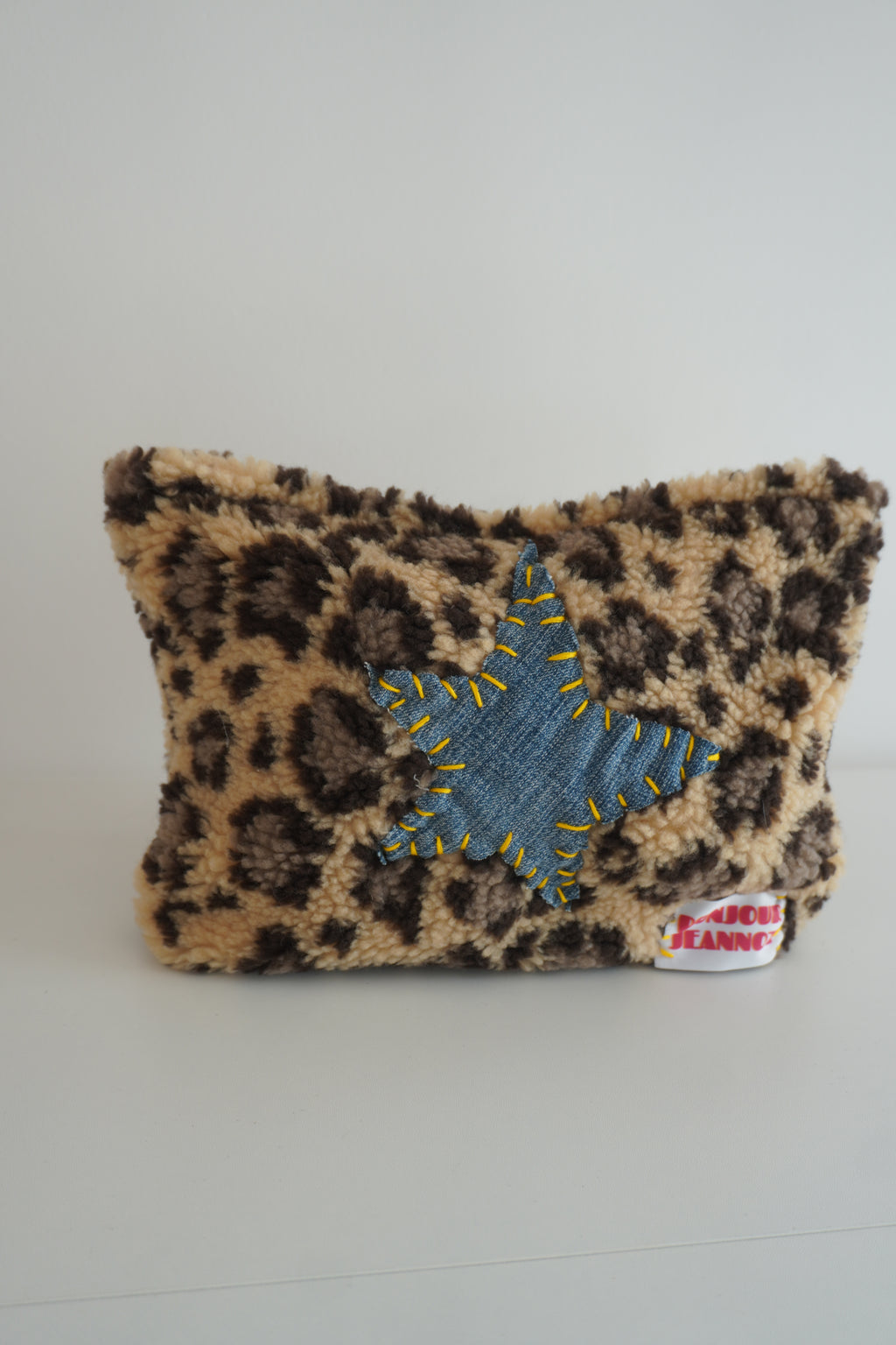 Trousse brodée étoile léopard