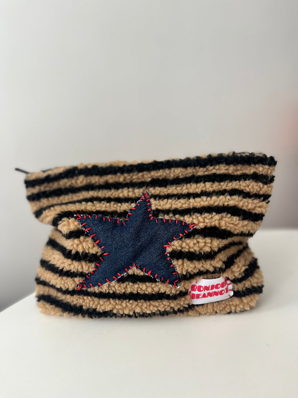 Trousse brodée étoile