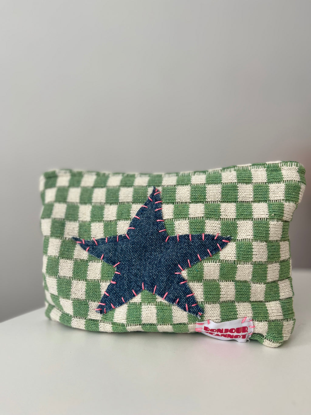 Trousse brodée étoile