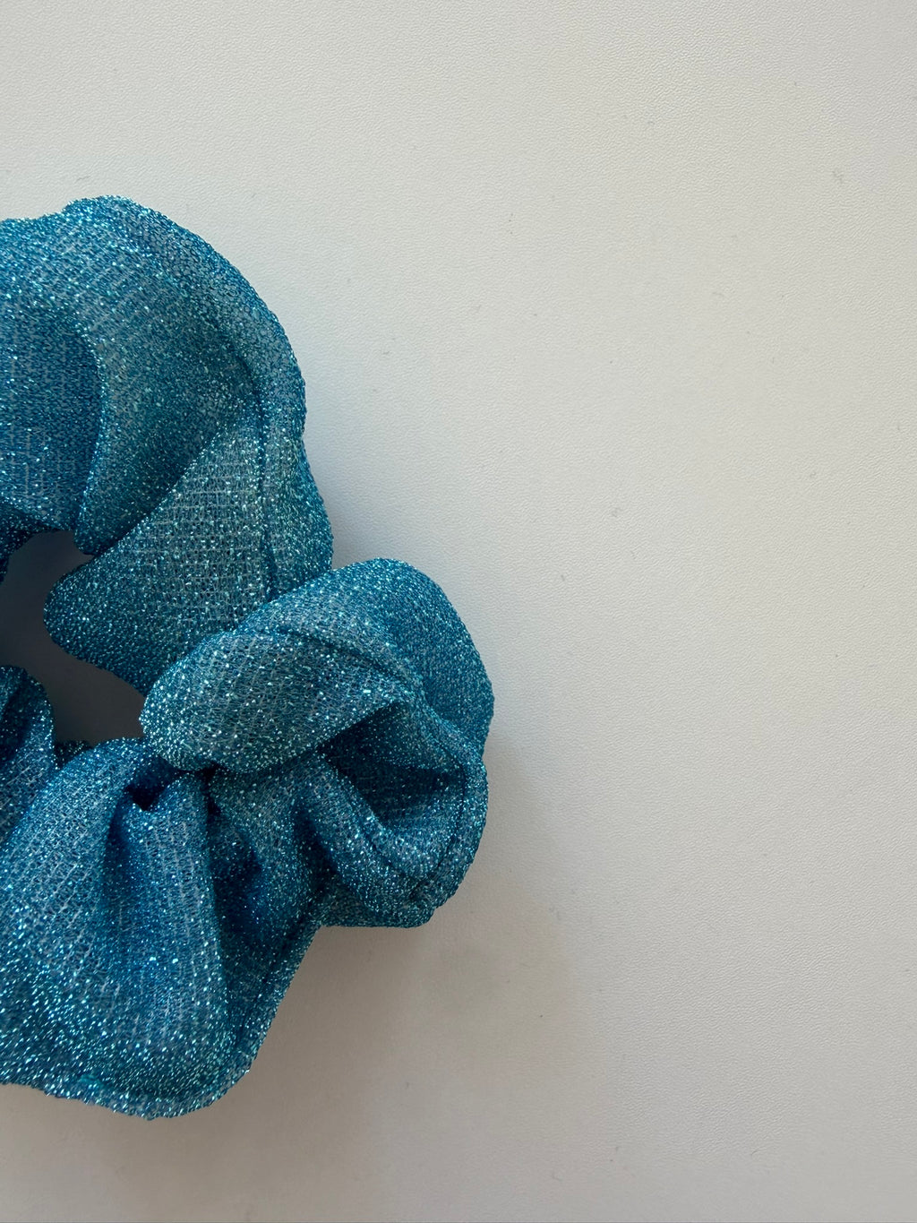 Chouchou à paillettes bleu 4