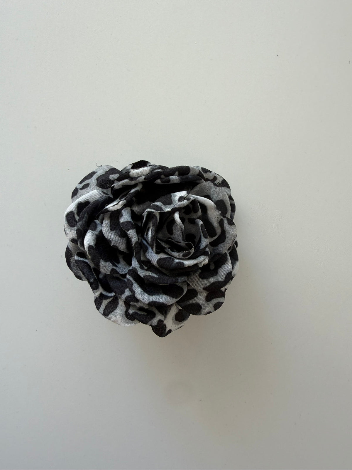 Pince à cheveux rose en tissu imprimé