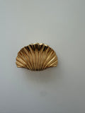 Pince à cheveux coquillage doré