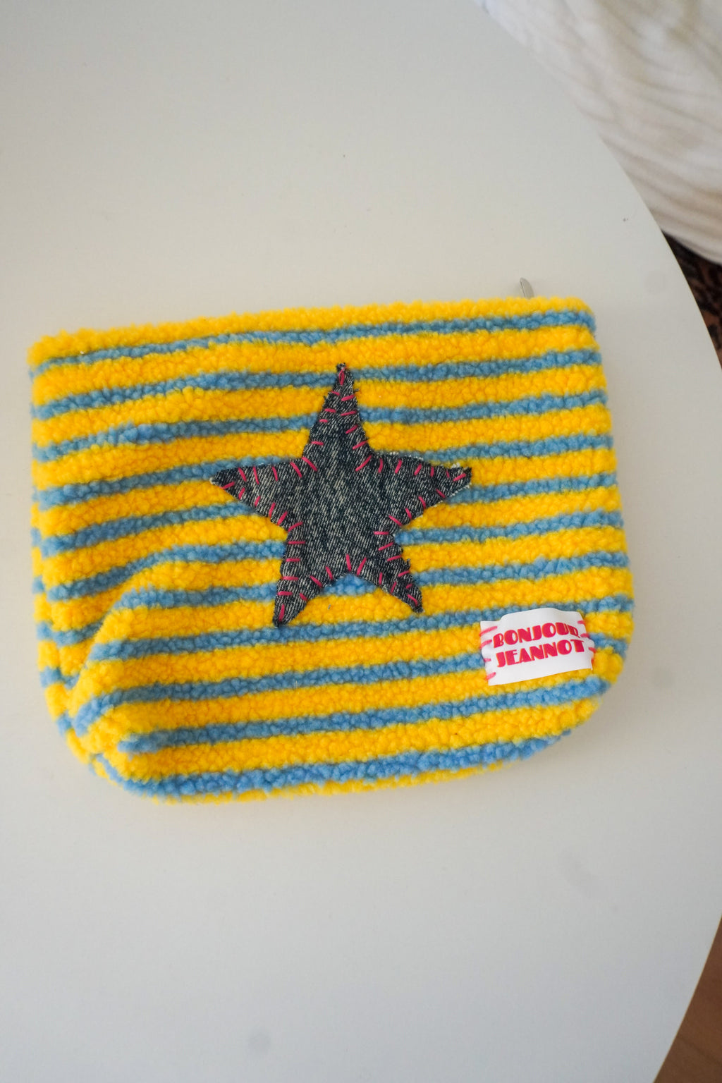 Trousse brodée étoile