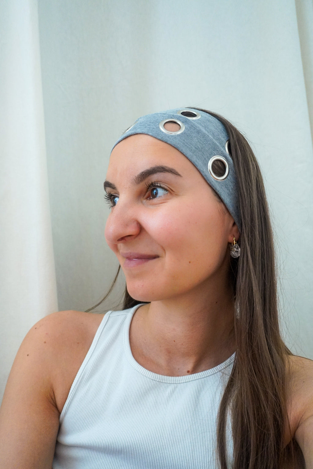 Bandeau oeillets gris
