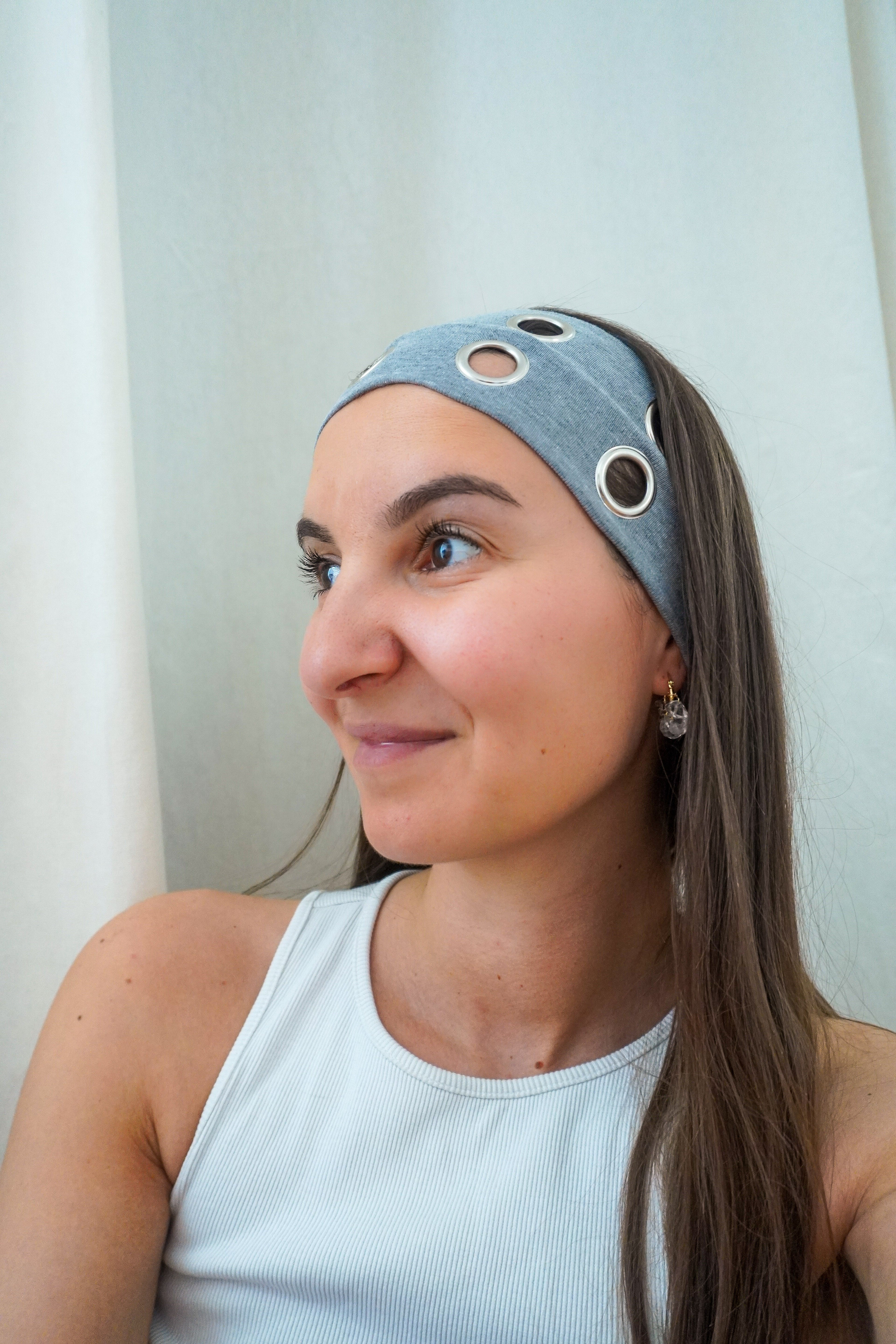 Bandeau oeillets gris