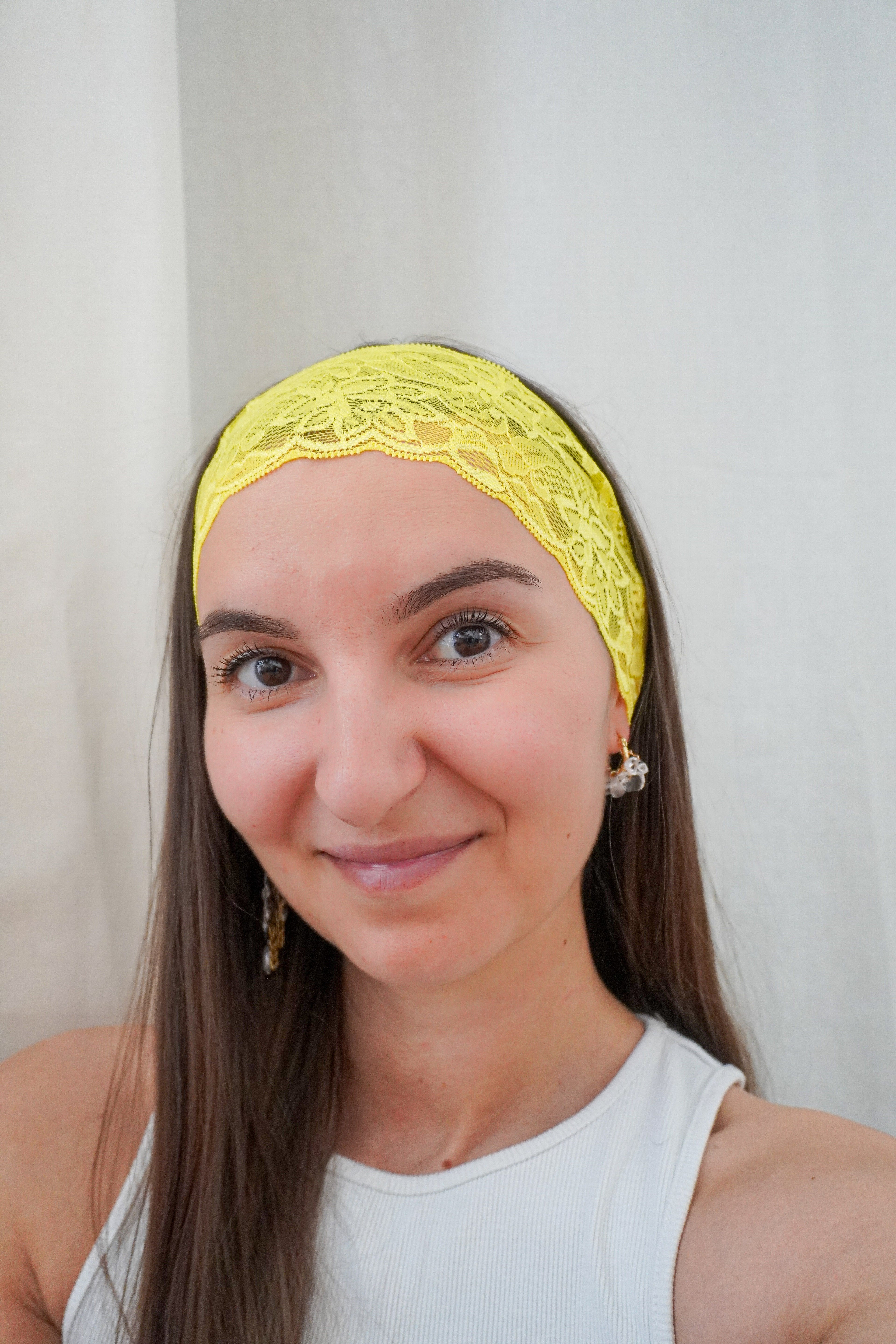 Bandeau en dentelle jaune