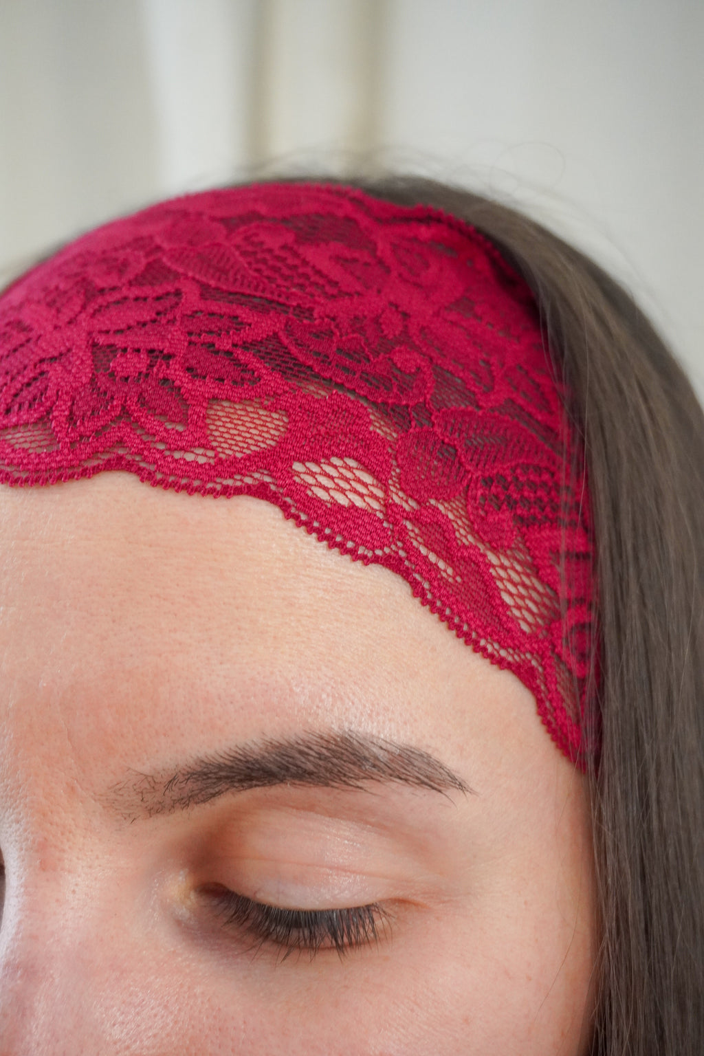 Bandeau en dentelle bordeaux