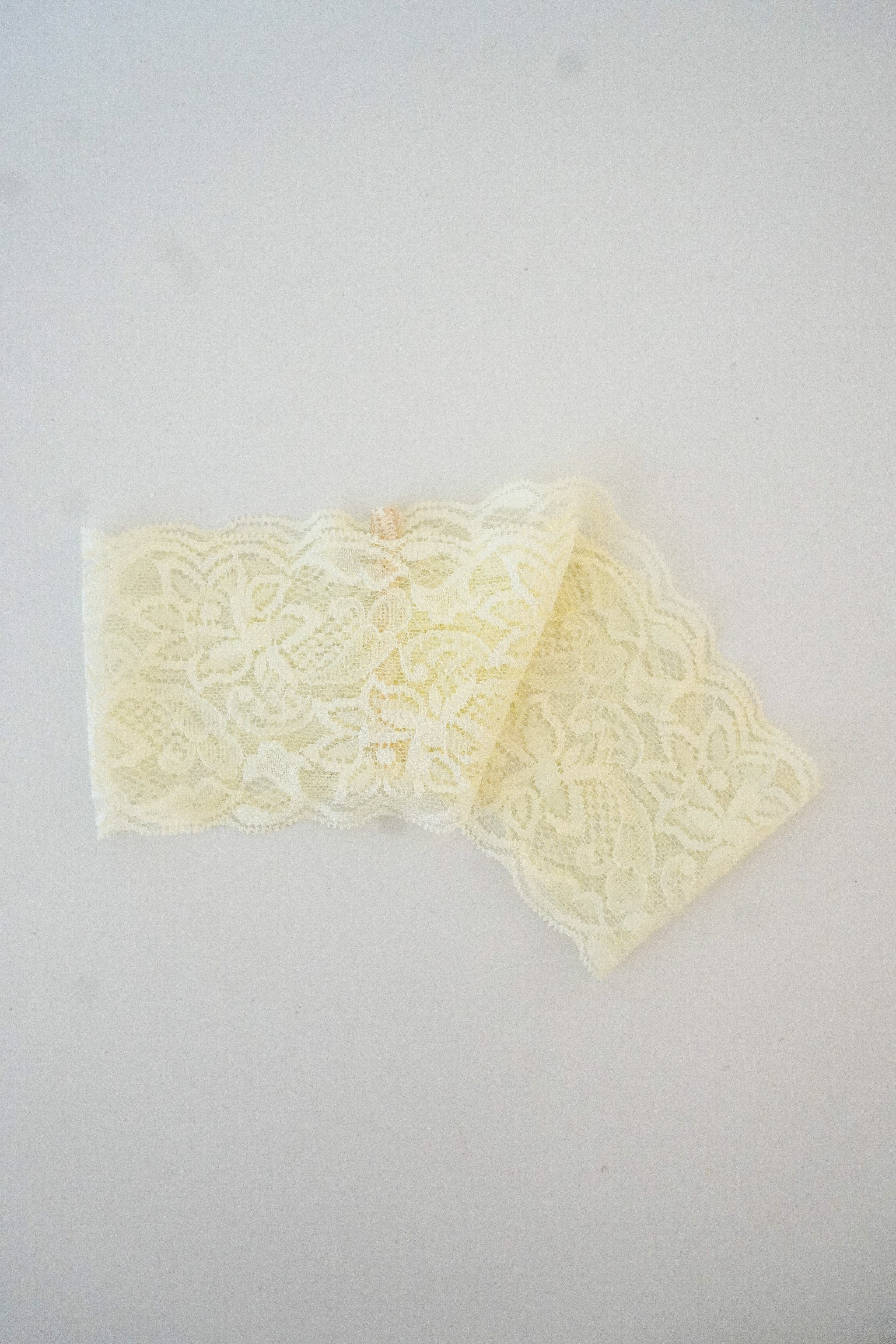 Bandeau en dentelle butter