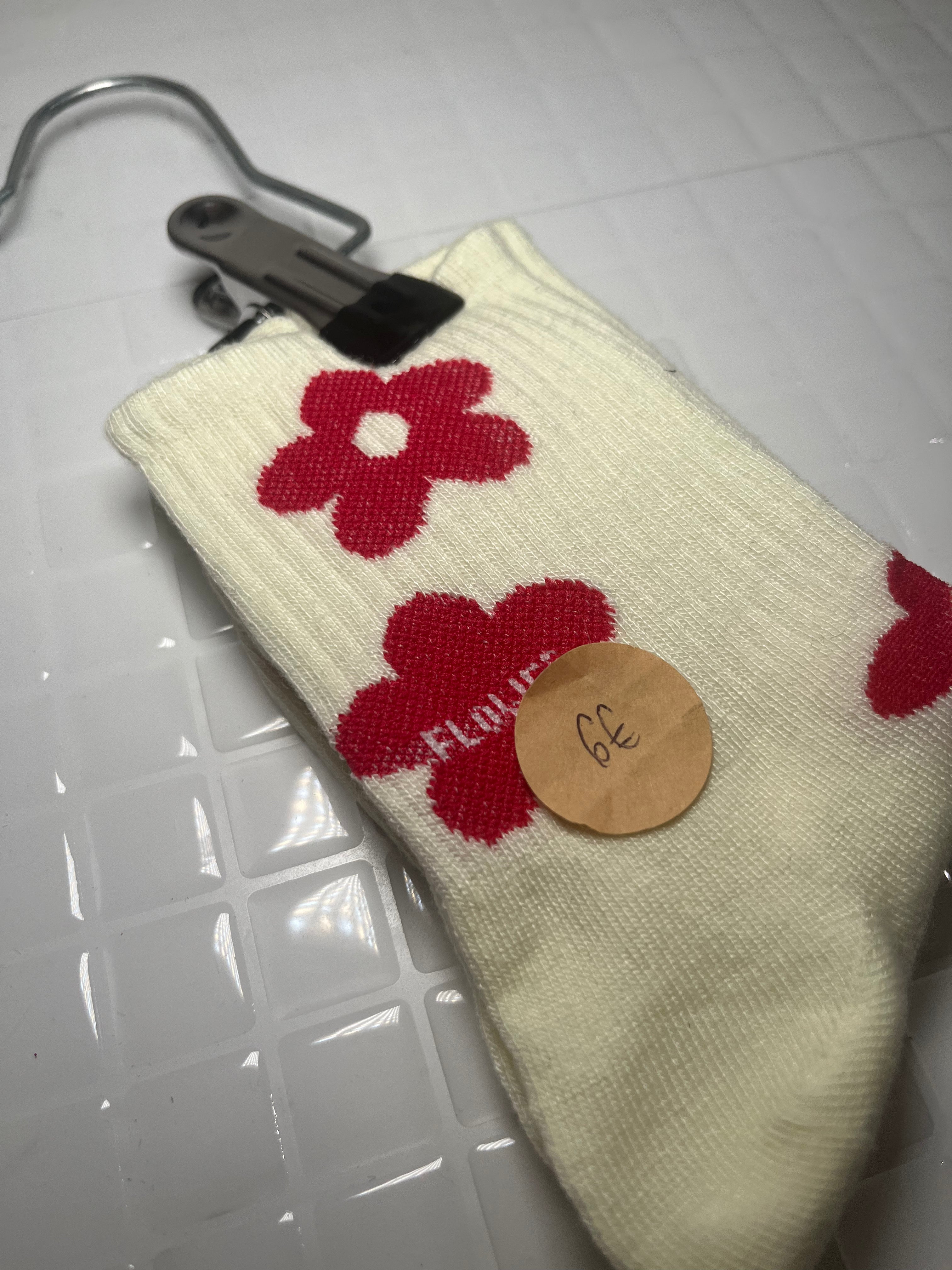 Chaussettes fleur rouge