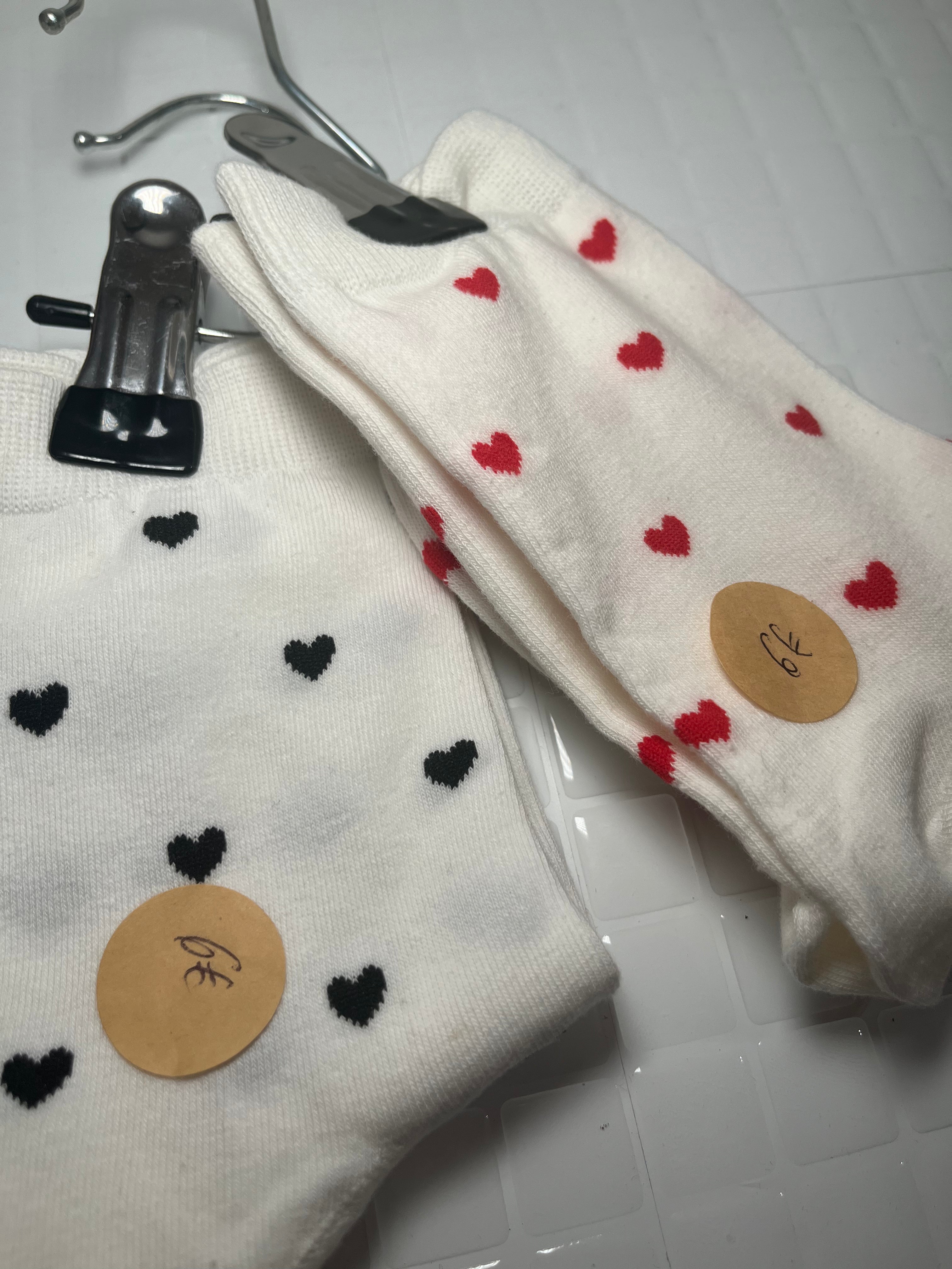 Chaussettes cœurs rouges & noirs